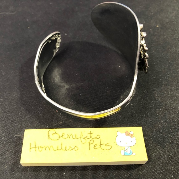 DRAGON STAINLESS STEEL BRACELET handmade from a spoon - Picture 3 of 4